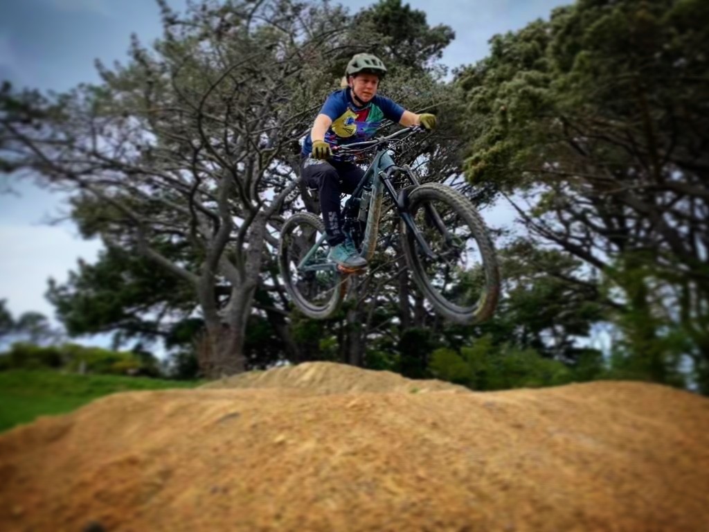 Nic Johnson mountain bike coach jumping at Miramar, Wellington
